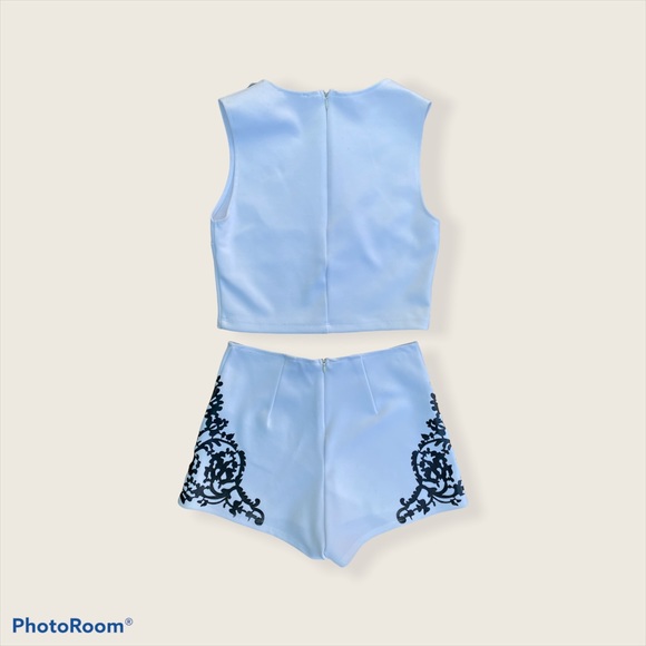 Aqua Capsule White and Black Floral Matching Set - Picture 2 of 7